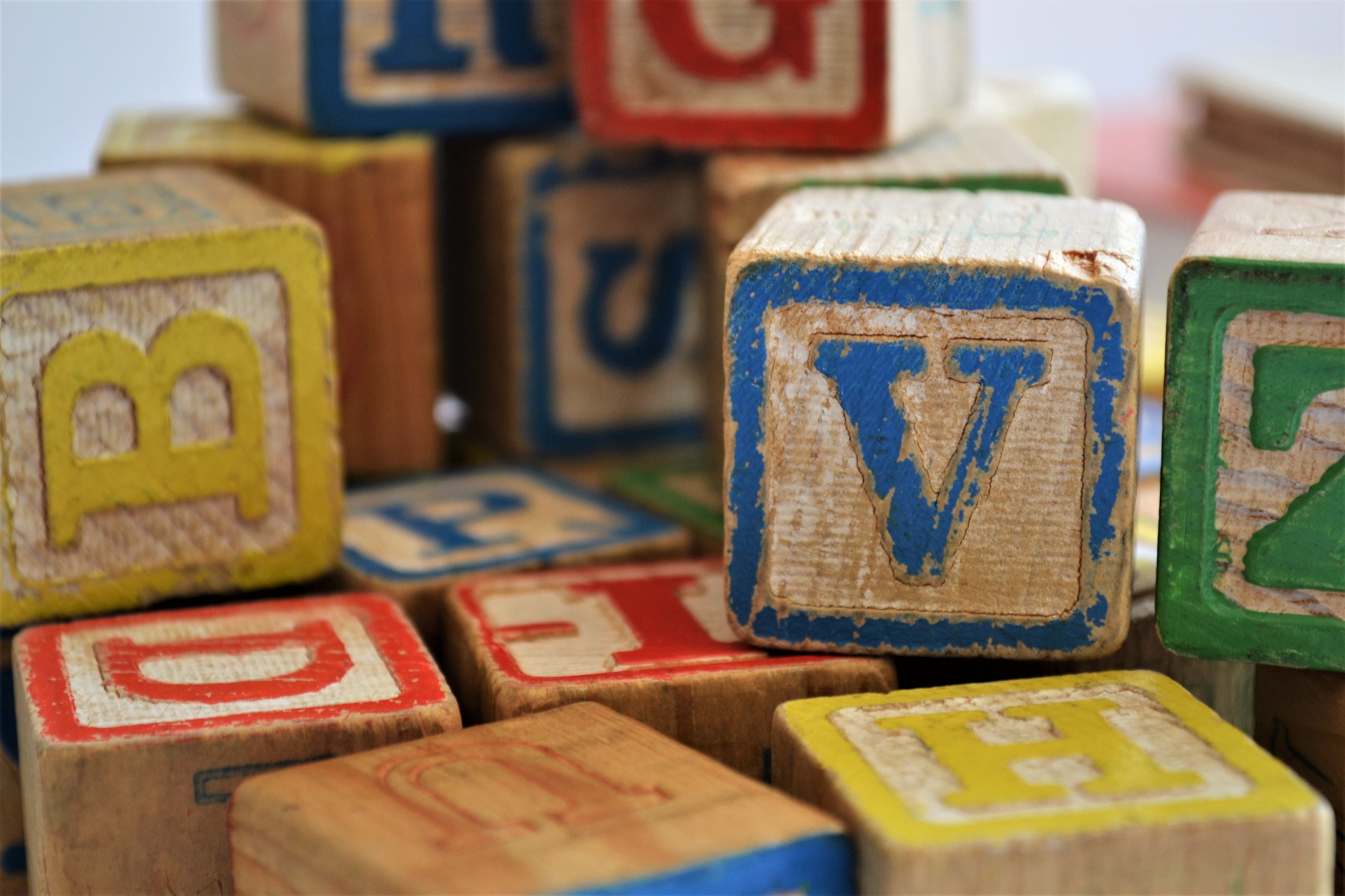 Image petite enfance cubes empilés